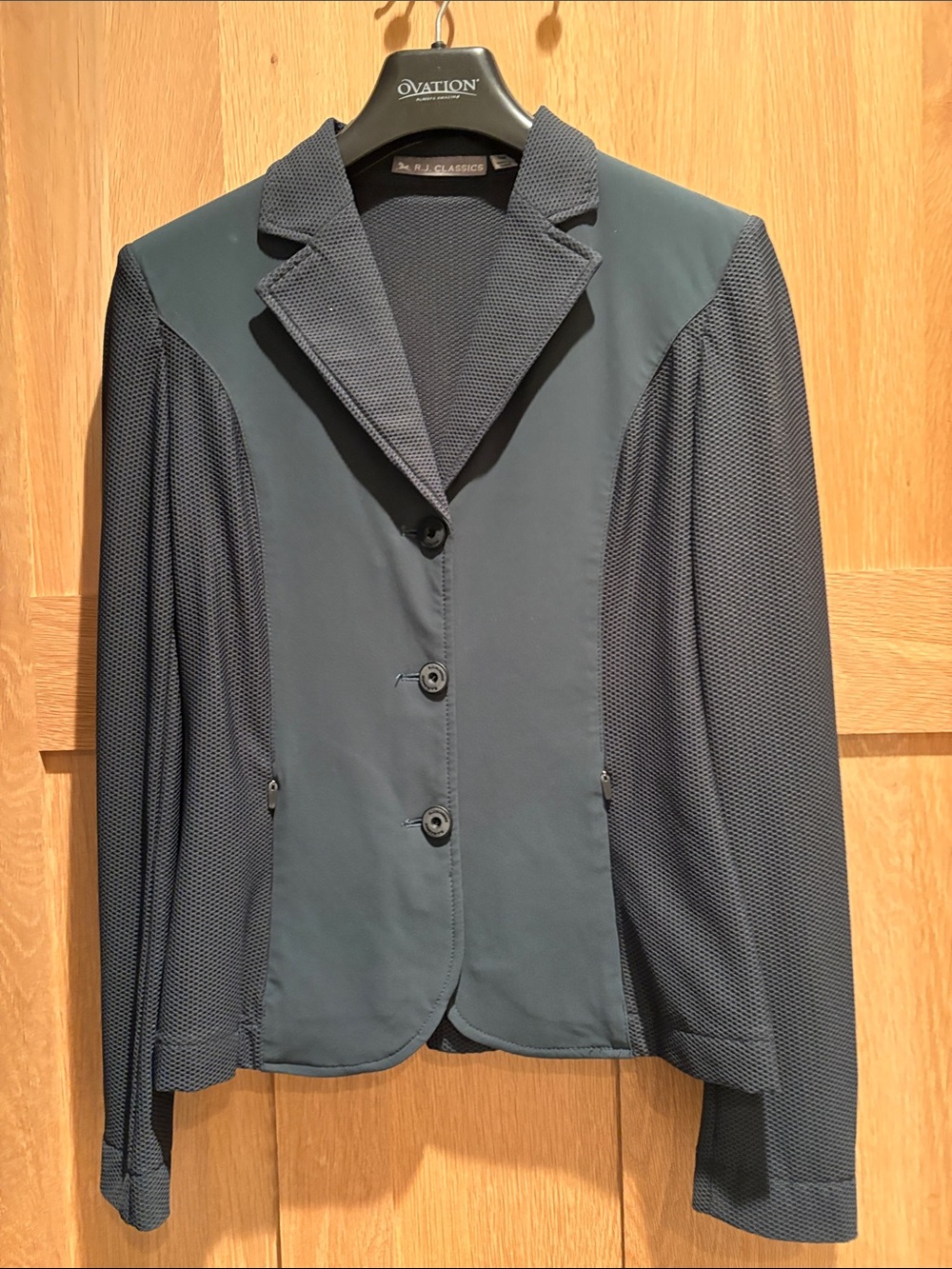 R J Classic mesh show coat
